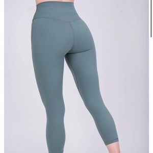 Shelby legging 23” - Basil